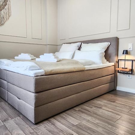 Geli Homes L1 - 2X Zimmer, 2X Kingsize Bett, 1 Bis 4 Personen, Parkplatz, Tv, Wifi, Top Kueche, Kaffee, Tee Люнен Экстерьер фото