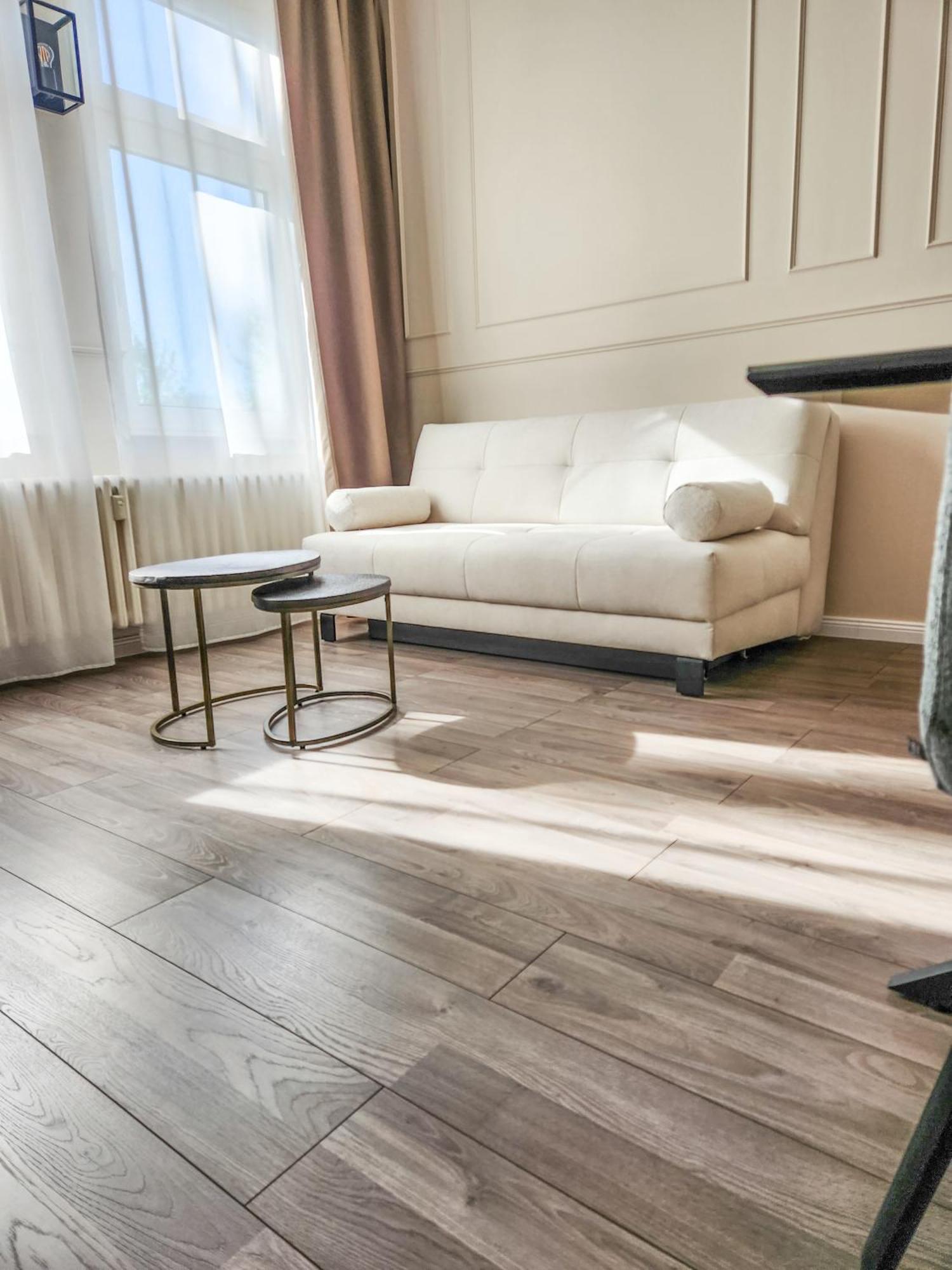 Geli Homes L1 - 2X Zimmer, 2X Kingsize Bett, 1 Bis 4 Personen, Parkplatz, Tv, Wifi, Top Kueche, Kaffee, Tee Люнен Экстерьер фото