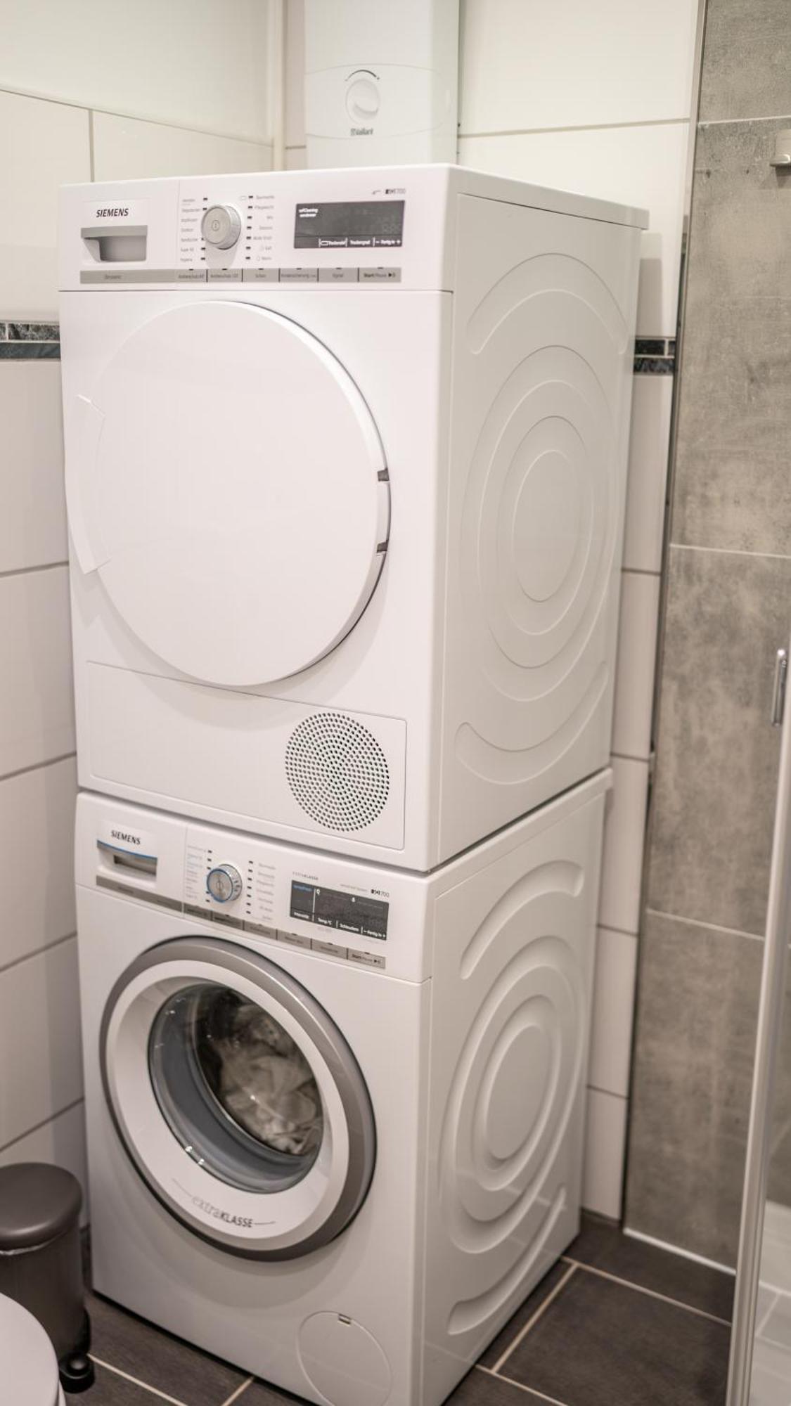 Geli Homes L1 - 2X Zimmer, 2X Kingsize Bett, 1 Bis 4 Personen, Parkplatz, Tv, Wifi, Top Kueche, Kaffee, Tee Люнен Экстерьер фото